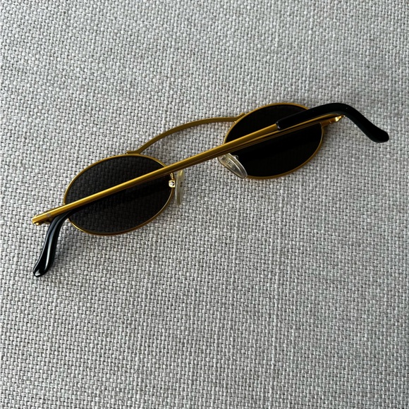 ROBERI & FRAUD Gold Doris 2.0 Sunglasses - Picture 6 of 15